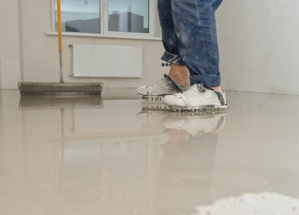 Заливка пола самонивелиром квартира 75 м²